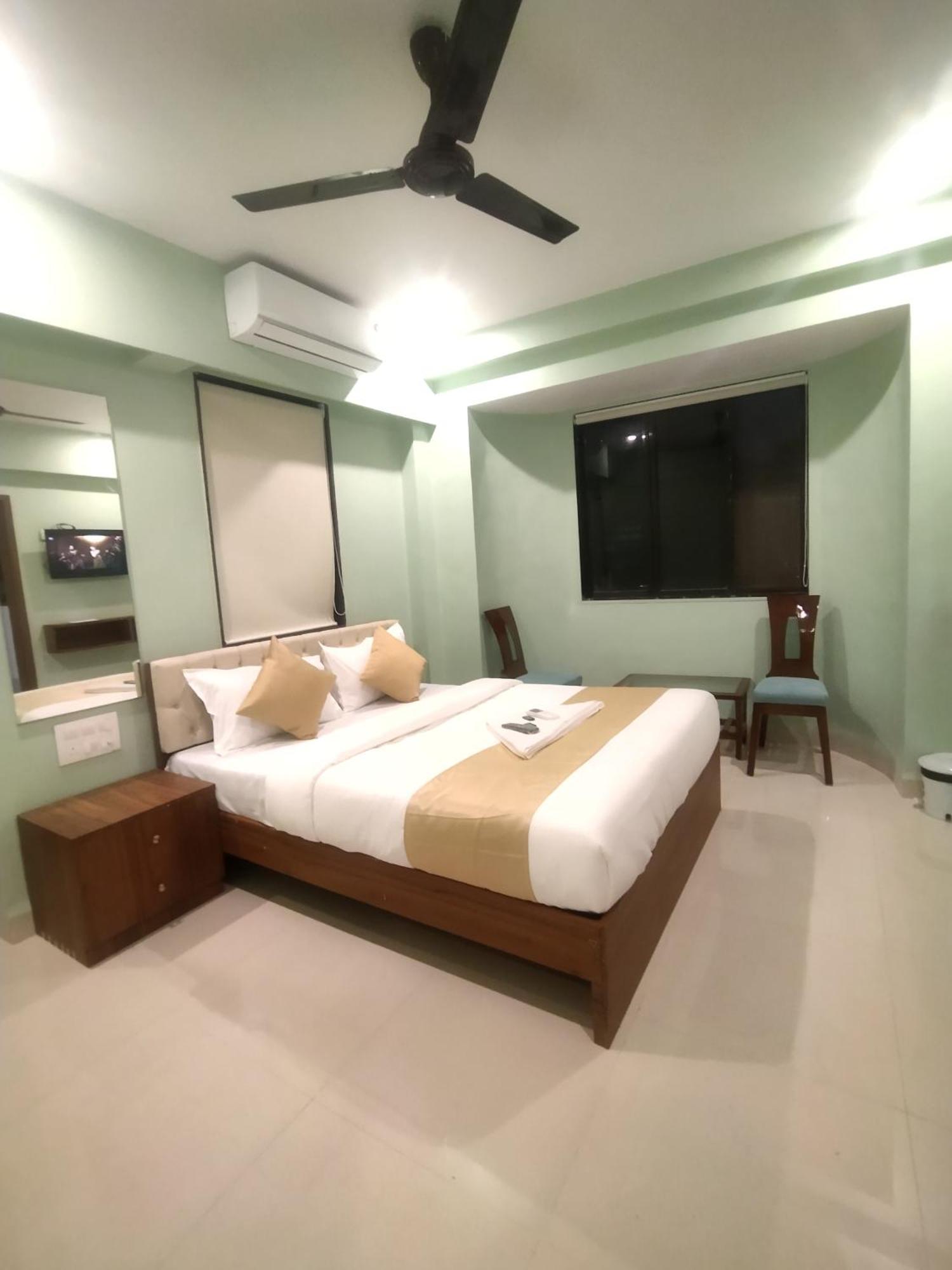 Everest Stays Rooms And Dormitory Bombaim Exterior foto
