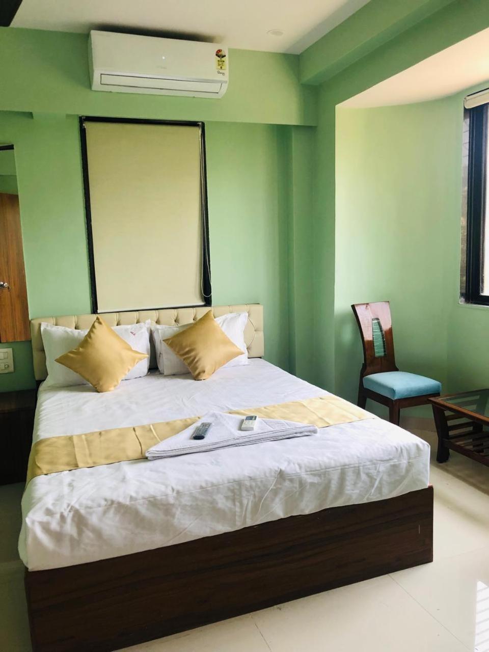 Everest Stays Rooms And Dormitory Bombaim Exterior foto